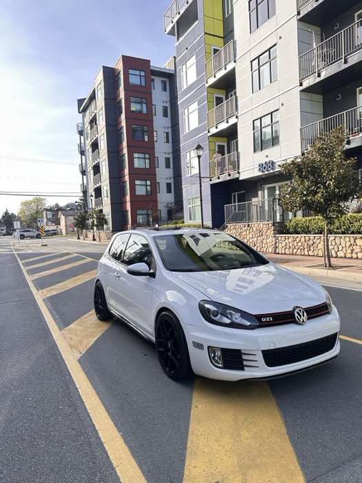 Protected, hydrophobic paint surface — ceramic coating service in Kelowna
